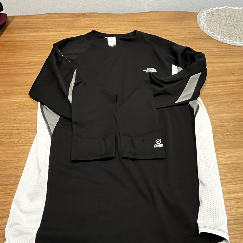 The North Face Men's Black and Gray Long Sleeve Tee